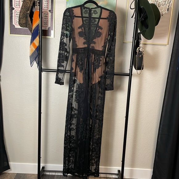 FOR LOVE & LEMONS Maxi Gown! - Picture 2 of 8